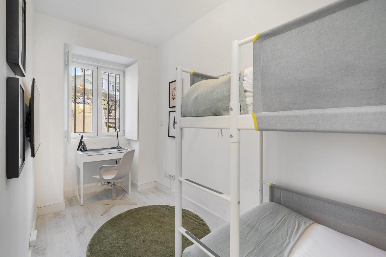 Whome Lisbon'S Best Kept Secret: 2-Bed W/Ac & Patio Luaran gambar