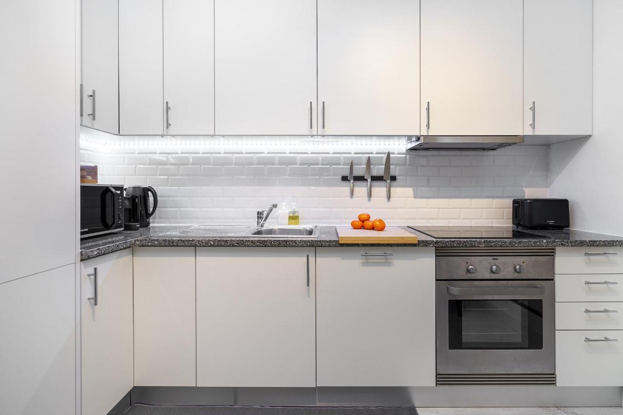 Whome Lisbon'S Best Kept Secret: 2-Bed W/Ac & Patio Luaran gambar
