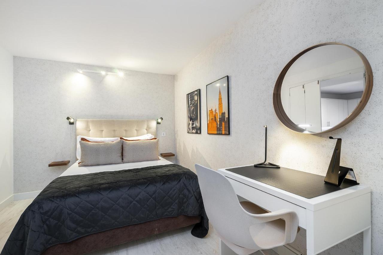 Whome Lisbon'S Best Kept Secret: 2-Bed W/Ac & Patio Luaran gambar