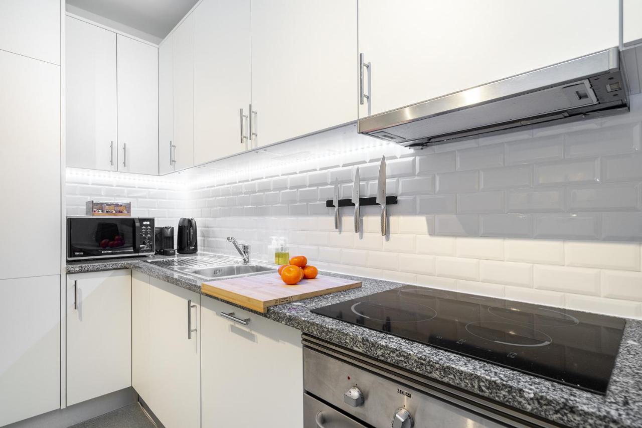 Whome Lisbon'S Best Kept Secret: 2-Bed W/Ac & Patio Luaran gambar
