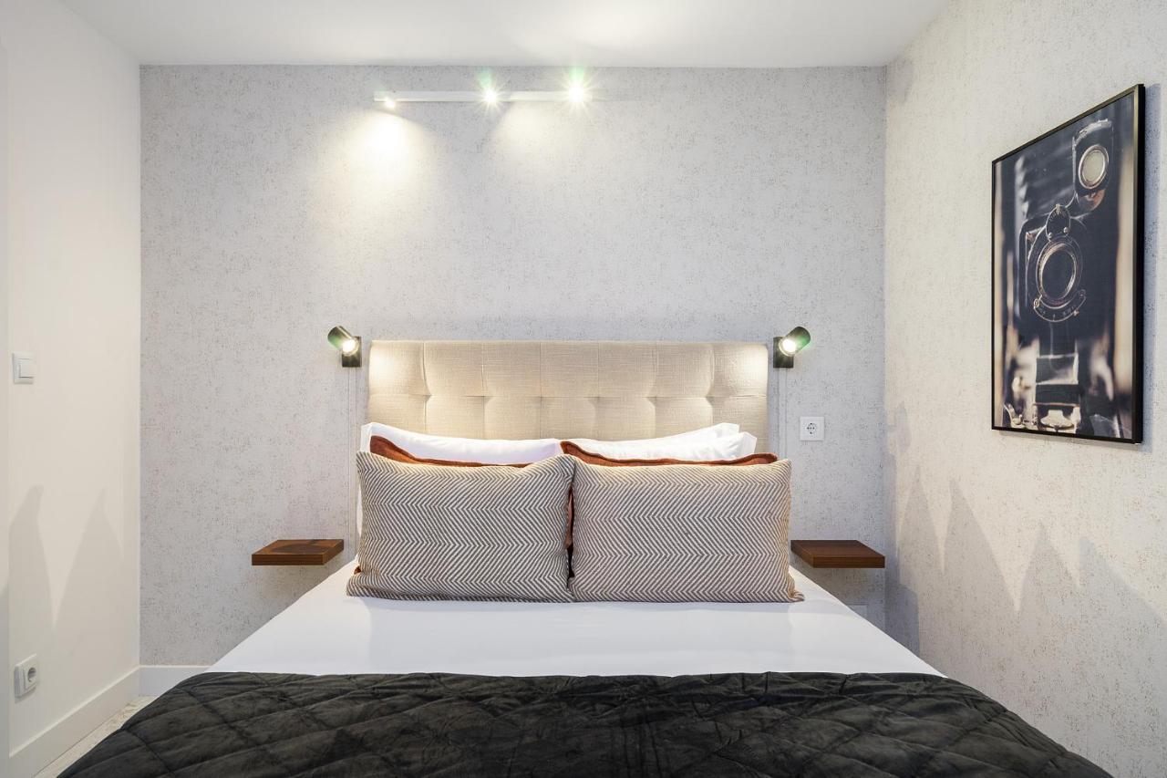 Whome Lisbon'S Best Kept Secret: 2-Bed W/Ac & Patio Luaran gambar